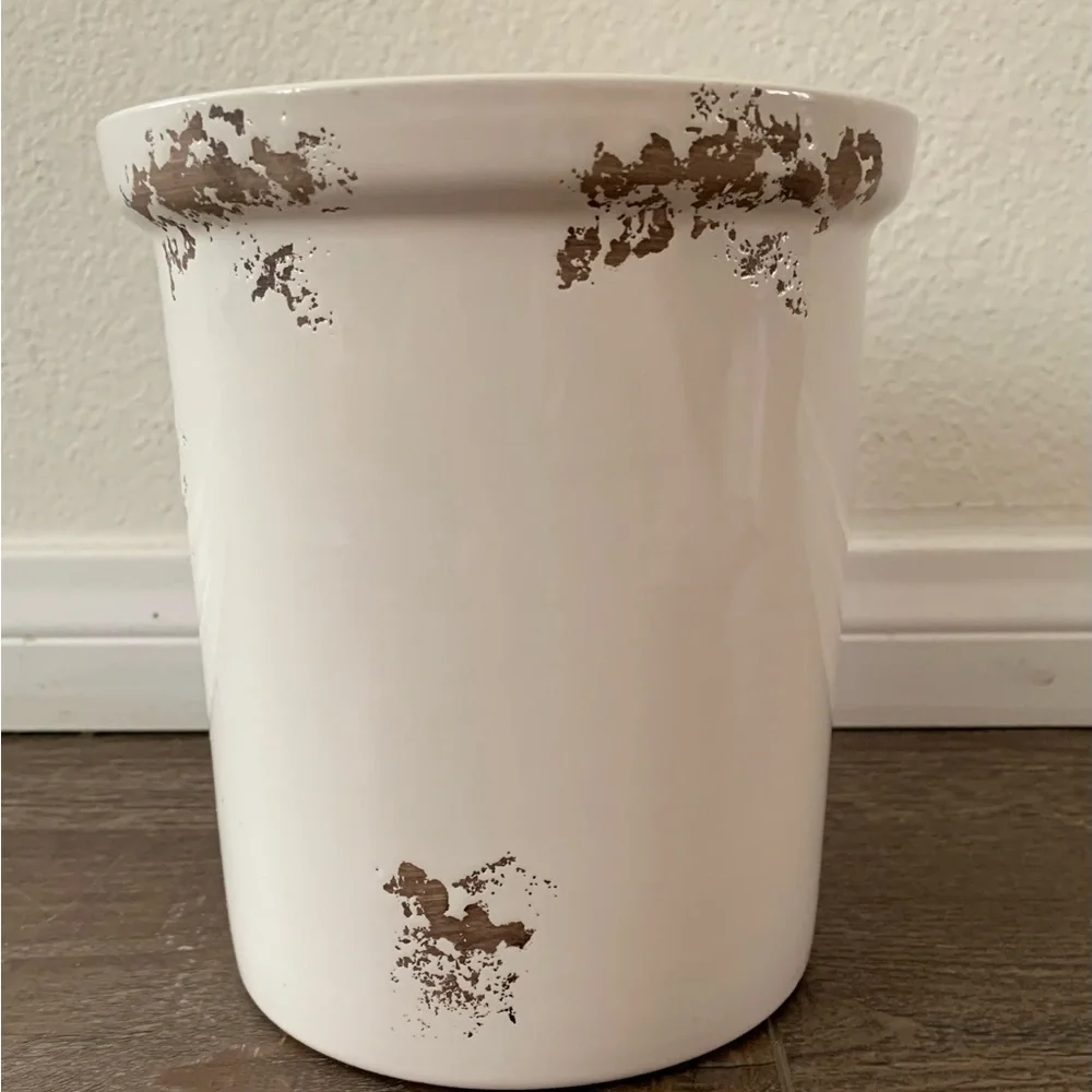 Rustic white ceramic pot form Italy